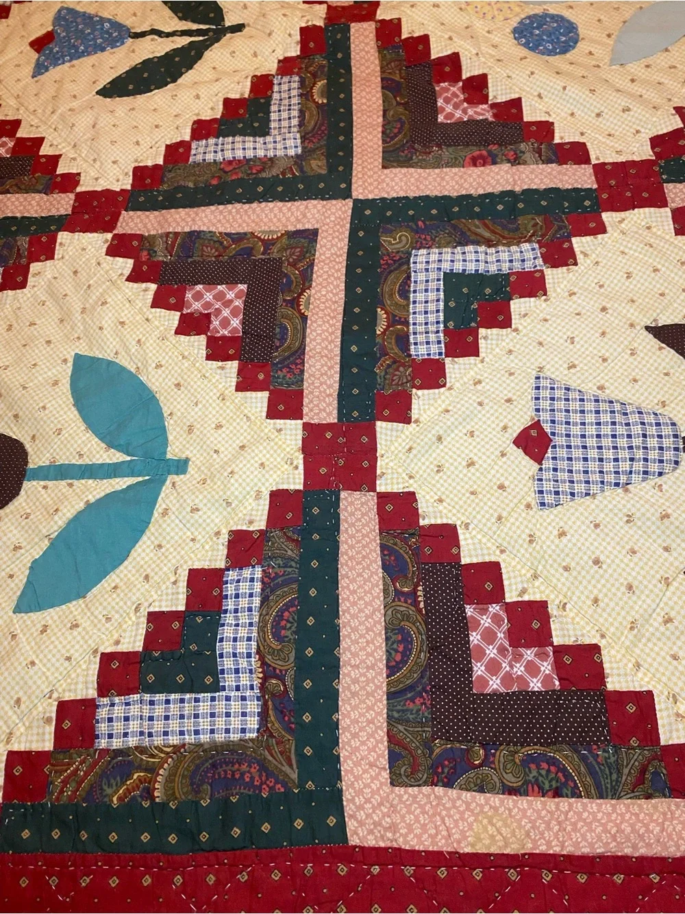 Vintage Patchwork Quilt floral pattern in Multi-color design Queen/Full 1993